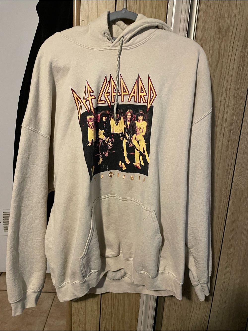 Def Leppard Beige Men’s XL Hoodie